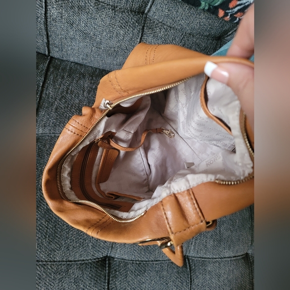 Michael Kors oversized leather hobo - Picture 12 of 15